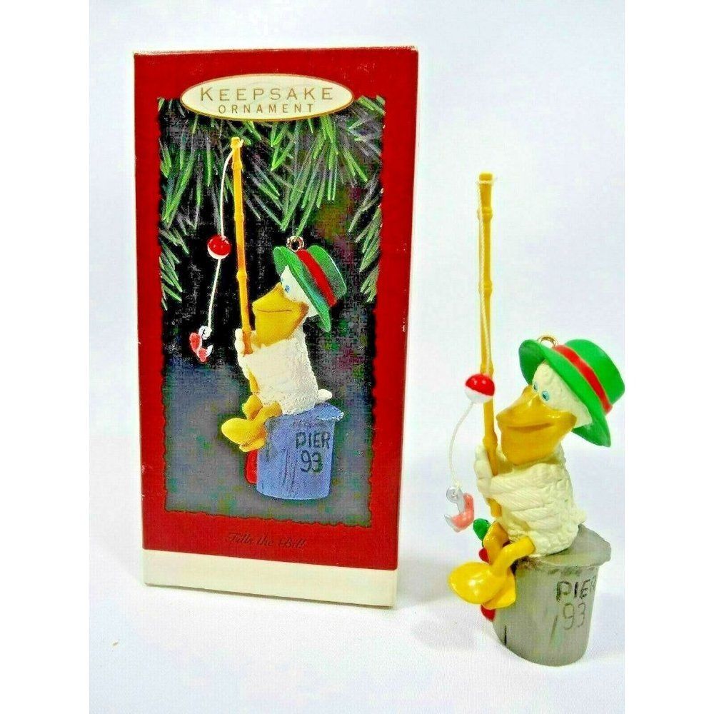 1993 FILLS THE BILL Hallmark Keepsake Ornament Fishing Pelican Fish on Pier 93
